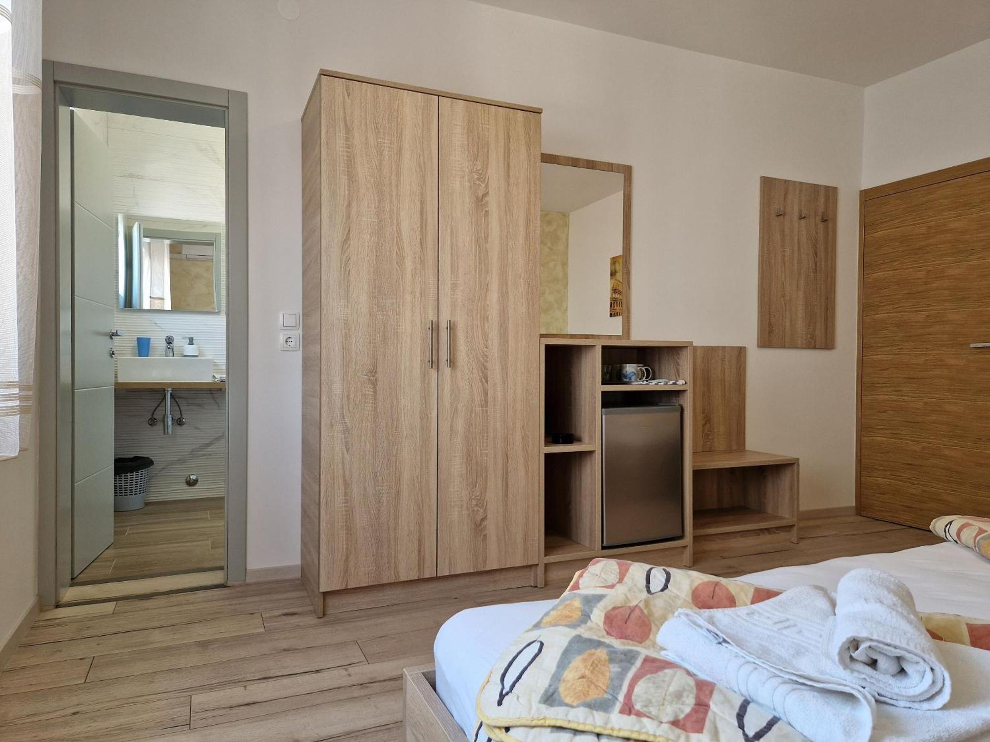 Apartment And Rooms Amenka Novalja Dış mekan fotoğraf