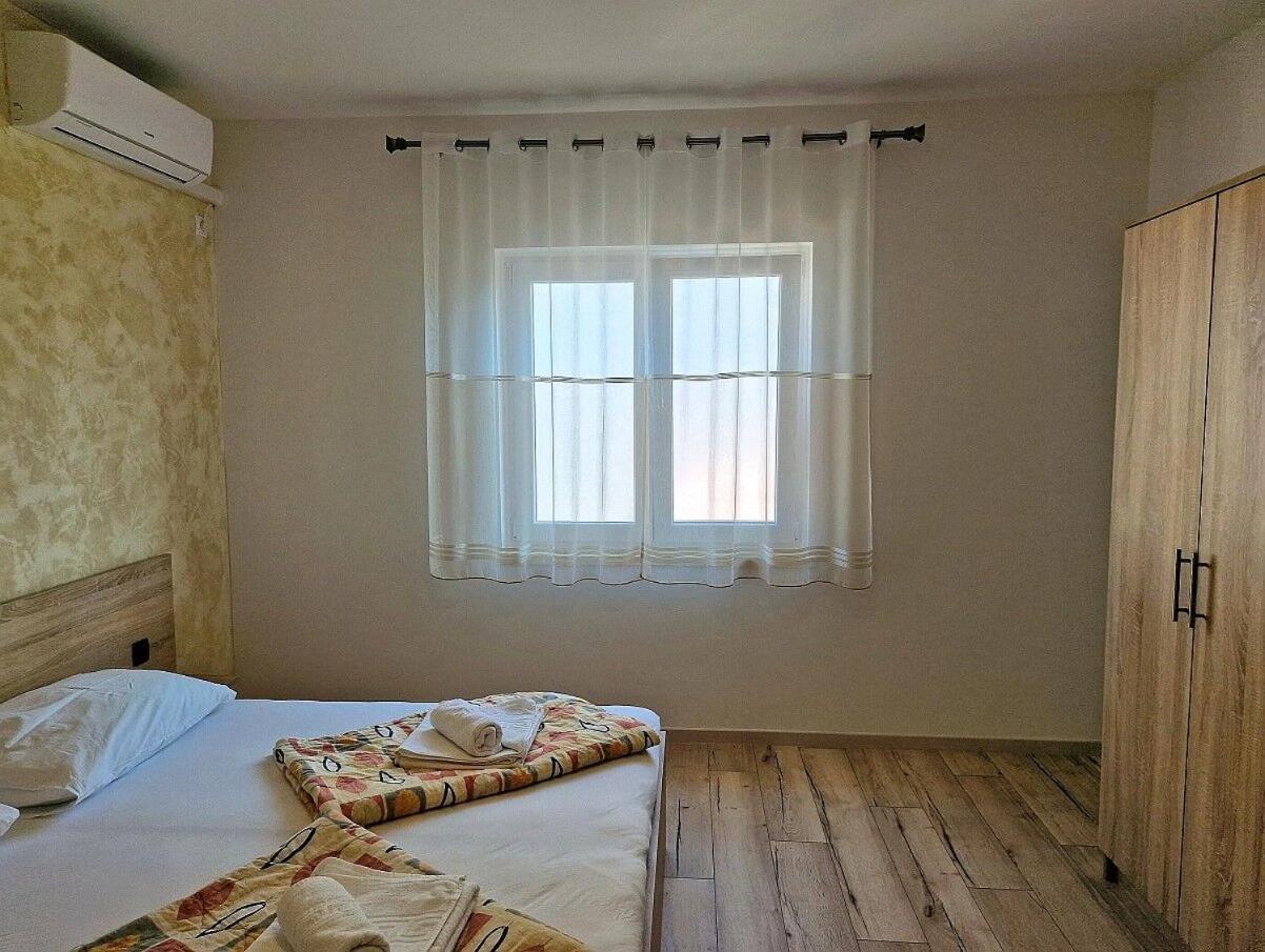 Apartment And Rooms Amenka Novalja Dış mekan fotoğraf