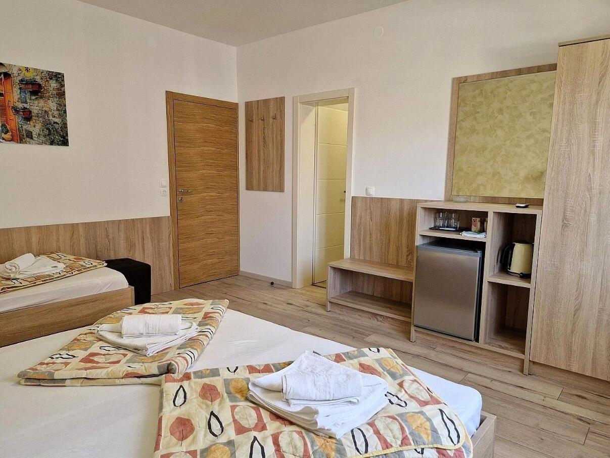 Apartment And Rooms Amenka Novalja Dış mekan fotoğraf